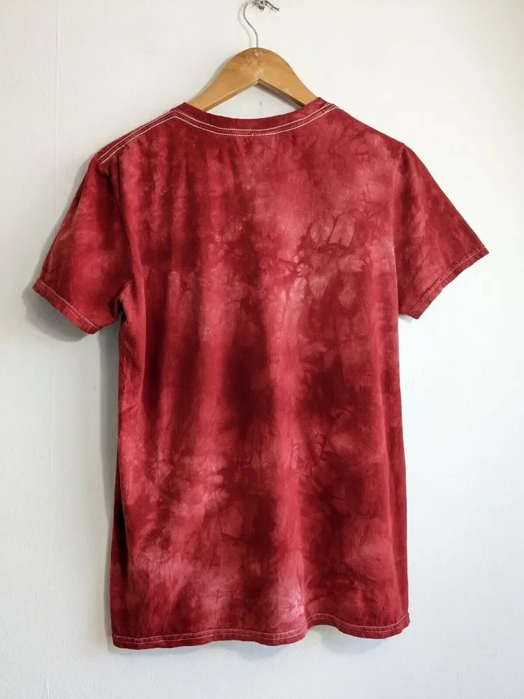 Men's Red T-Shirt Size Approx Small S Tie Dye Horse USA Flag Top Stars & Stripes - Picture 2 of 7